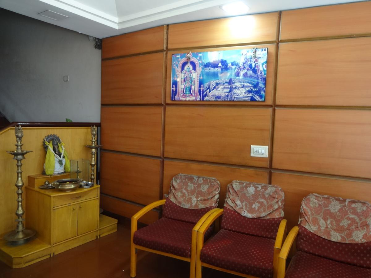 Hotel Pearls Madurai Exteriör bild